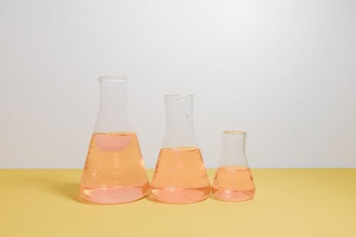 30℃保存的药物中间试验条件温度是多少？